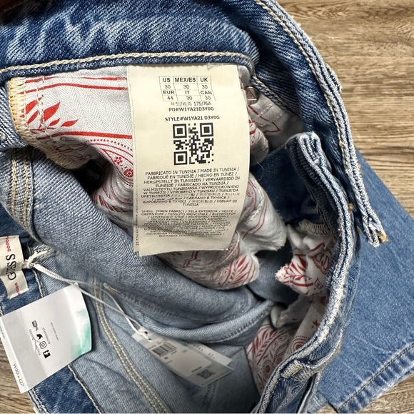 GUESS High-Rise Mom Jeans 30x27 Distressed Stairway Blue/ White - Picture 8 of 8